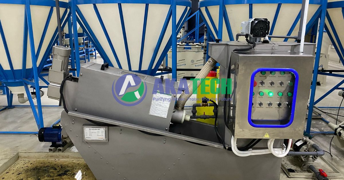 Dewatering Lumpur IPAL: Kenapa Multi Plate Screw Press Jadi Pilihan Utama Kontraktor vendor IPAL STP WTP RO Clarifier MBR Biofilter Bioclear septic tank PT Akatech Biotama