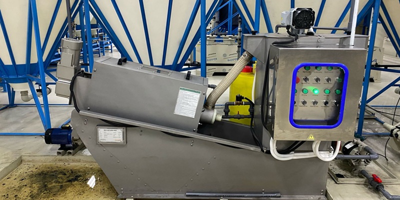 Multi Plate Screw Press Berkualitas Tinggi untuk IPAL Industri Kontraktor vendor IPAL STP WTP RO Clarifier MBR Biofilter Bioclear septic tank PT Akatech Biotama